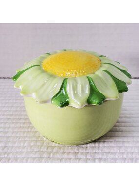 Daisy Floral Trinket Box Jewelry Hand Painted Ceramic Vintage Lid 2.5x3 Japan